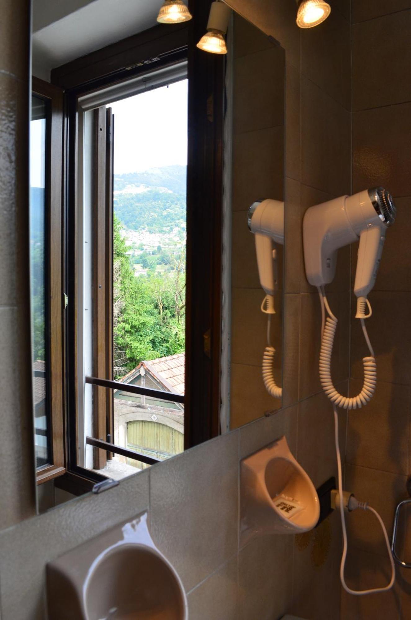 La Locanda Dell'Oreste Dizzasco Luaran gambar